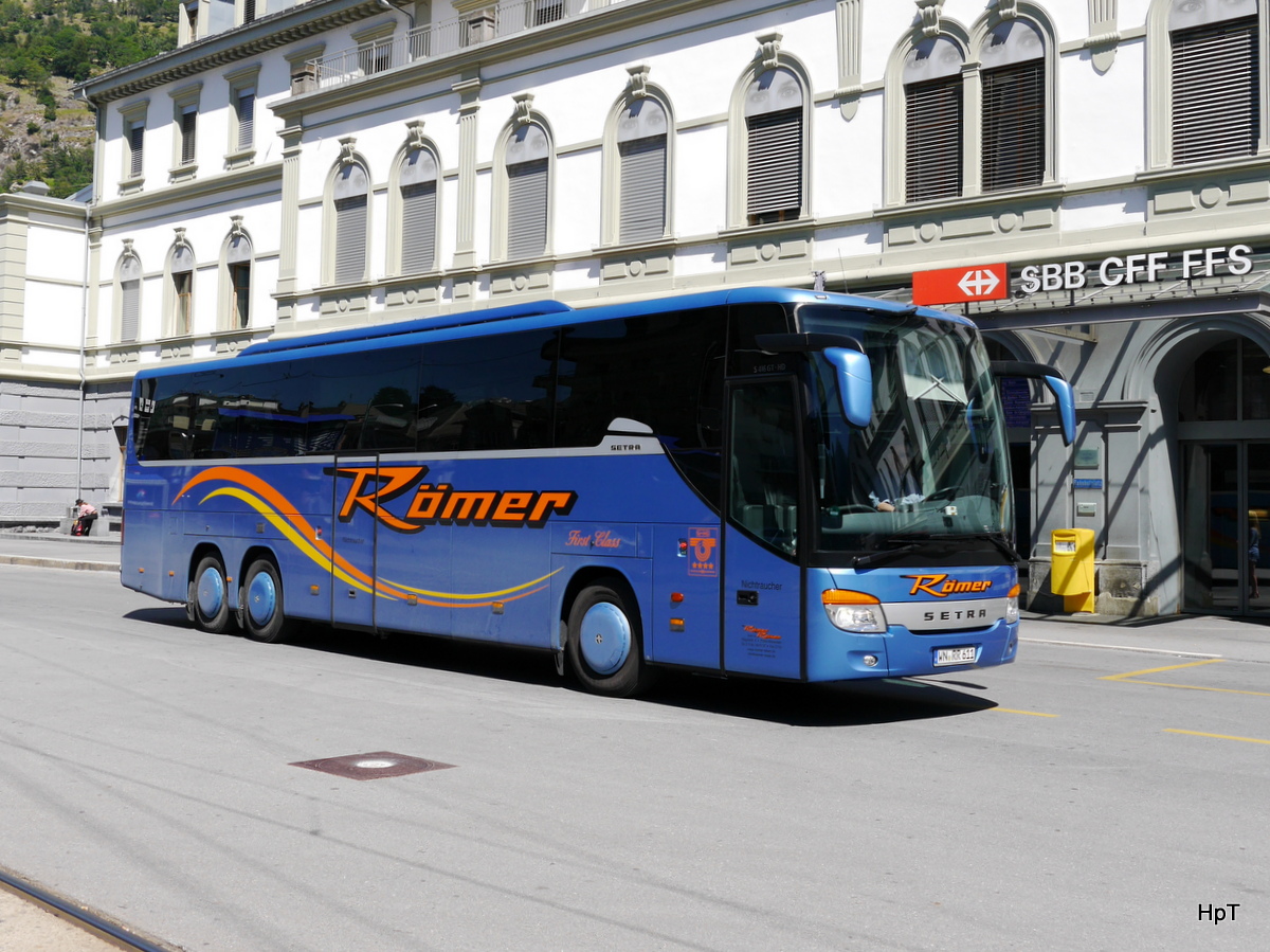 Reisebus Setra S 416 GT-HD zu besuch in der Stadt Brig vor dem Bahnhof in Brig am 16.07.2016
