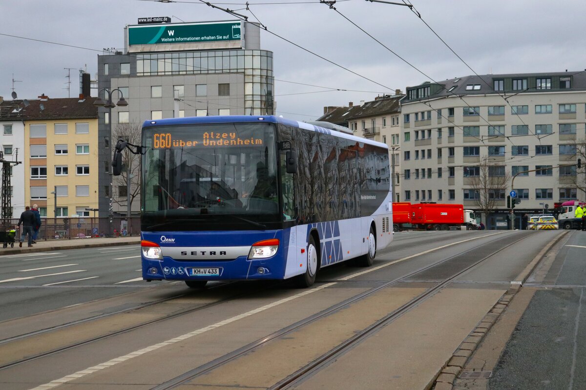 RNN Setra Überlandbus am 12.02.24 in Mainz Hauptbahnhof