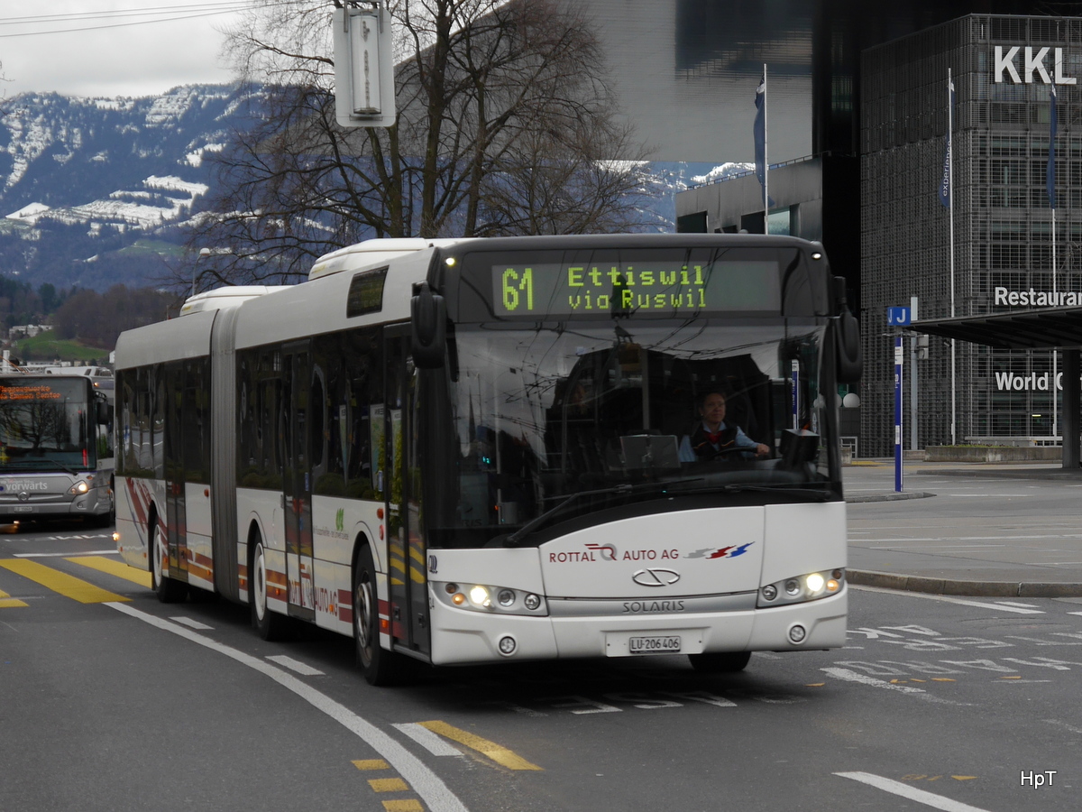 Rottal Auto AG - Solaris  Nr.34  LU  206406 unterwegs auf der Linie 61 vor dem Bahnhof Luzern am 01.12.2015