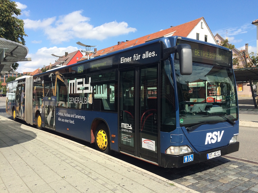 RSV Reutlingen Steinmeier-Aberle, Mercedes-Benz Citaro G (RT-AE 12, 2000, ex. HHA 7013 ) am Di 18. August 2015 am Busbahnhof Reutlingen Stadtmitte. Mein eigentliches Ziel, der Citaro G RT-AE 110 Baujahr 1999 und ehemals AAGL Liestal Nr. 99 habe ich leider um 2-3 Monate verpasst, er wurde schon ausgemustert :( Leider habe ich keine Ahnung, wohin er ging oder jetzt ist. Dasselbe gilt für den ehemaligen baugleichen AAGL Wagen Nr. 93, welcher zu Müller Riedstadt ging als GG-PM 330. 
-> bin für jegliche Hinweise sehr dankbar!