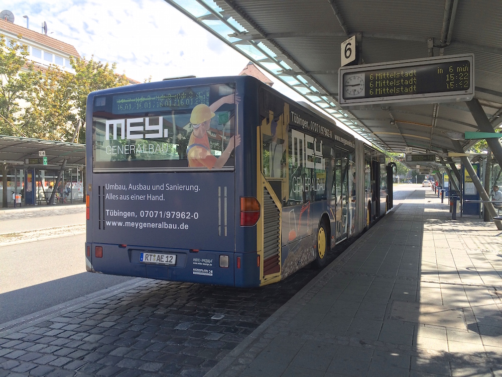 RSV Reutlingen Steinmeier-Aberle, Mercedes-Benz Citaro G (RT-AE 12, 2000, ex. HHA 7013 ) am Di 18. August 2015 am Busbahnhof Reutlingen Stadtmitte. Mein eigentliches Ziel, der Citaro G RT-AE 110 Baujahr 1999 und ehemals AAGL Liestal Nr. 99 habe ich leider um 2-3 Monate verpasst, er wurde schon ausgemustert :( Leider habe ich keine Ahnung, wohin er ging oder jetzt ist. Dasselbe gilt für den ehemaligen baugleichen AAGL Wagen Nr. 93, welcher zu Müller Riedstadt ging als GG-PM 330. 
-> bin für jegliche Hinweise sehr dankbar!