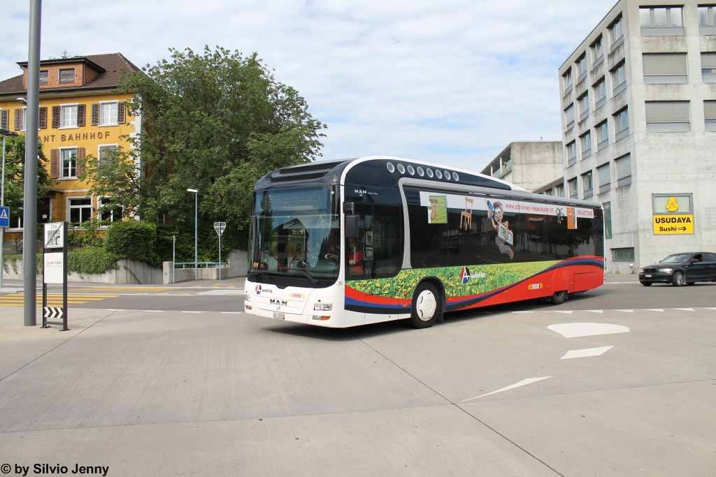 RVBW Nr. 32, ex Stadtbus Chur Nr.? (MAN A37 Lion's City Hybrid) am 3.6.2015 beim Bhf. Wettingen.