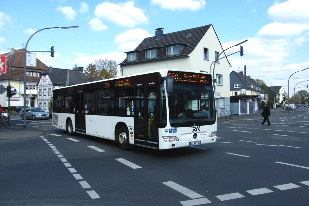 RVK KOM 131
K-ZY 131
Linie 260, Köln Hbf
Köln, Leuchterstraße
08.04.2012