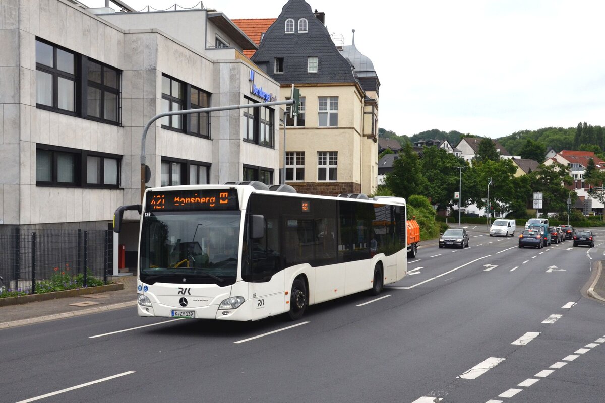 RVK KOM 139
K-ZY 139
Linie 421, Bensberg U
Bergisch Gladbach, Bensberg U
03.06.2024