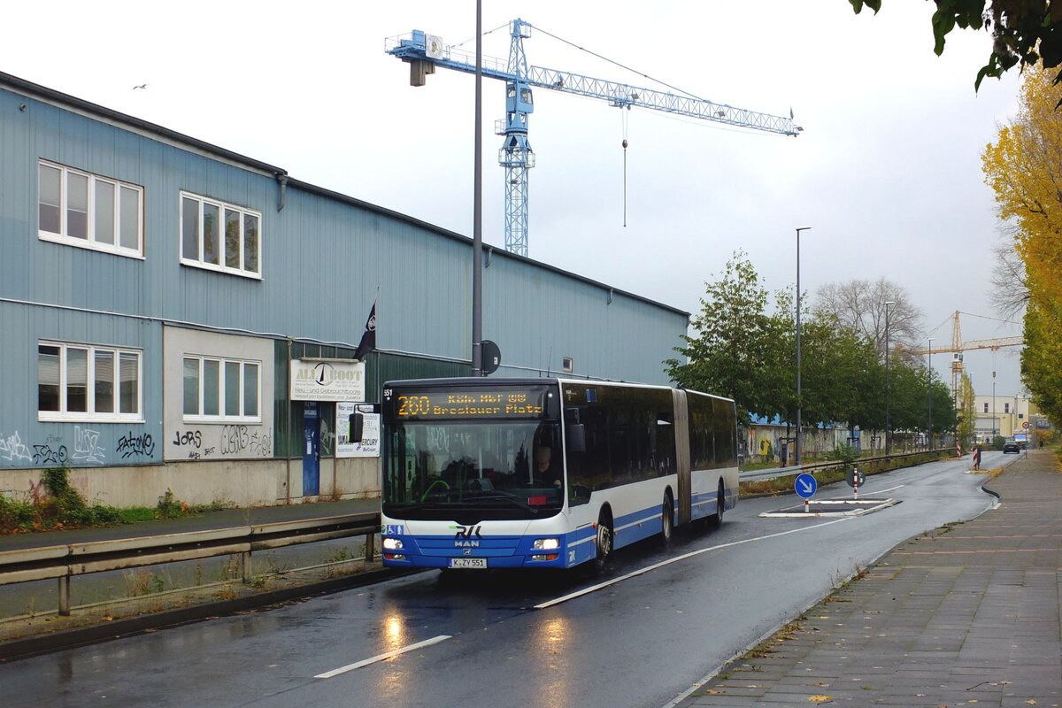 RVK KOM 551
K-ZY 551
Linie 260, Köln Hbf
Köln, Auenweg
04.11.2021