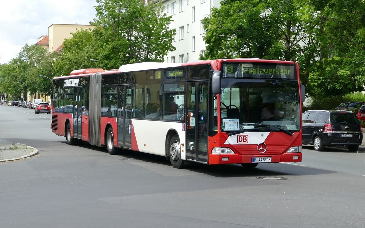 S-Bahn Berlin, Schienenersatzverkehr -SEV, Omnibus Reisedienst 'Der Tempelhofer KG' mit dem Mercedes- Benz Citaro G, B-AA 5323 #323. Berlin, im Juni 2020.