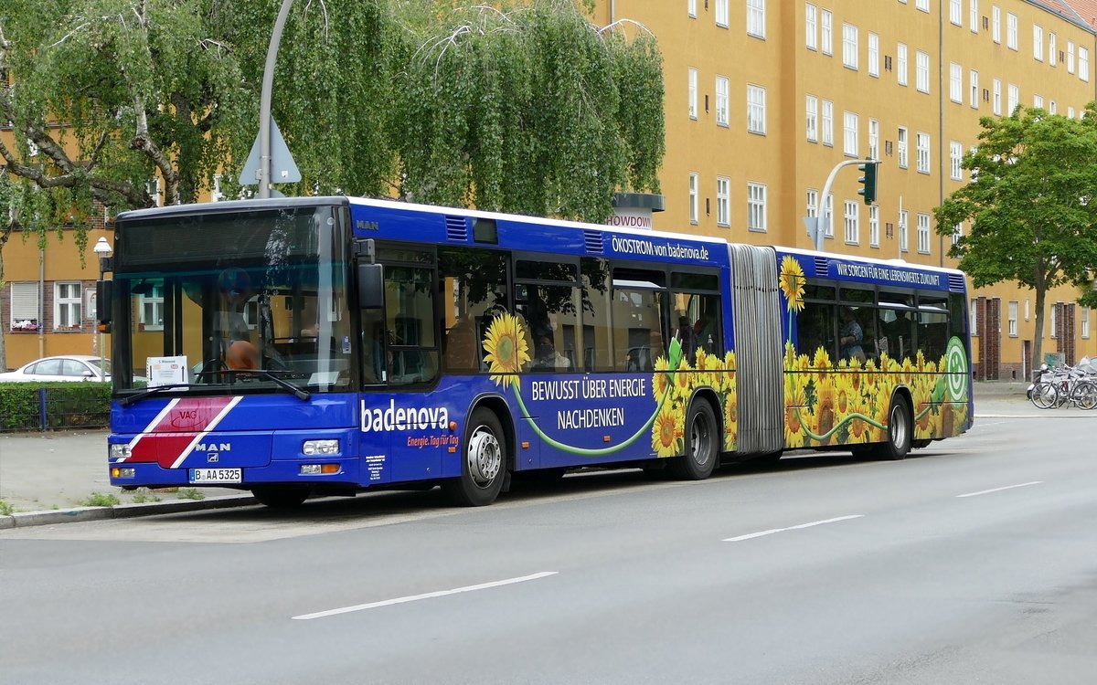 S-Bahn Berlin, Schienenersatzverkehr -SEV, Omnibus Reisedienst 'Der Tempelhofer KG', mit dem MAN NG 313, B-AA 5325 #325 (ex VAG,972). Berlin, im Juni 2020.