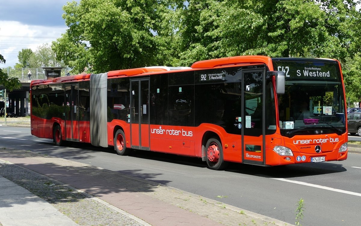 S-Bahn Berlin, Schienenersatzverkehr-SEV, 'urb-unser roter bus' GmbH, mit dem Mercedes Benz Citaro C2 GN, KM-GB 40. Berlin, Juni 2020.