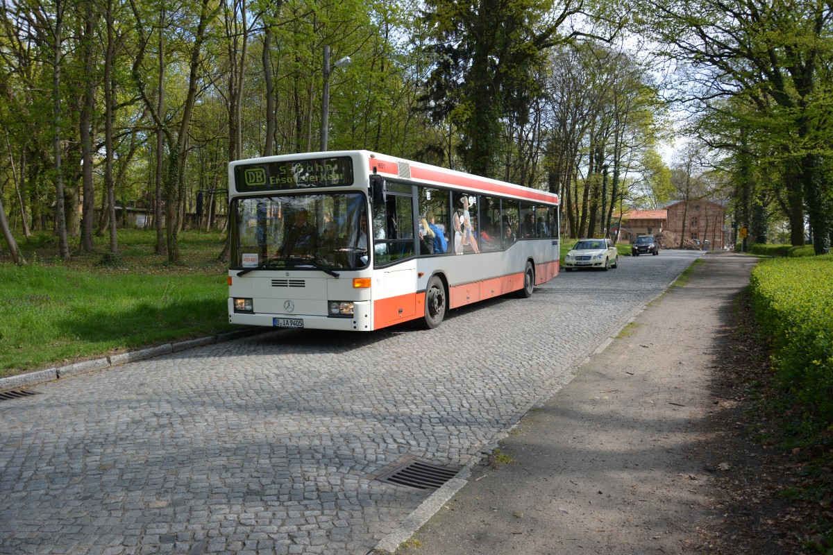 S-Bahn Ersatzverkehr der Linie 5 (S-Bahn Berlin) am 12.04.2014 in Hoppegarten. B-IA 9405.
