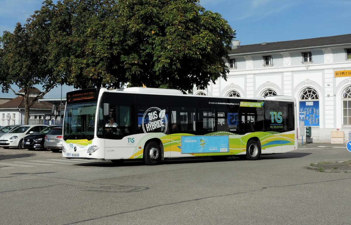 Sélestat - 9. August 2019 : Drei Citaro C2 Hybribusse sind in Selestat angetroffen. Hier Wagen 280 auf der Linie B am Bahnhof.