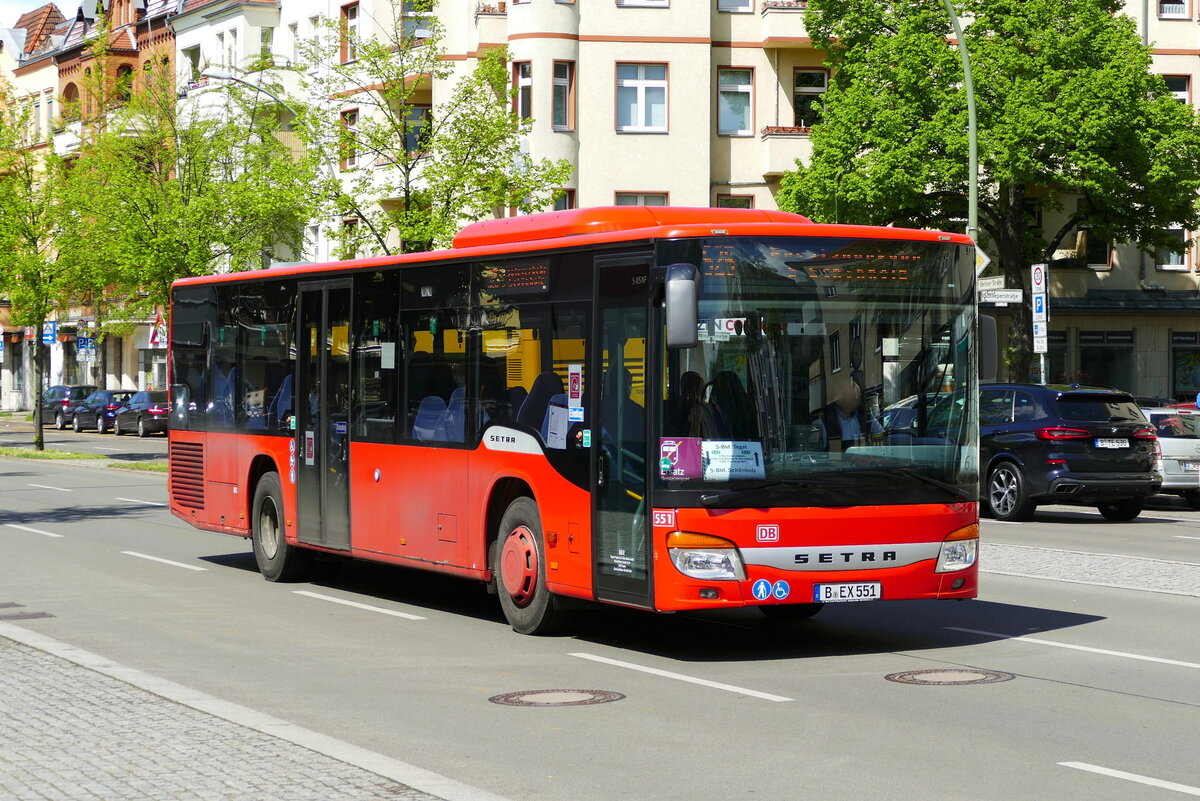 S25 SEV mit Setra S 415 NF, B-EX 551 (551) von ''BEX'' - Berlin Tegel im Mai 2021.
