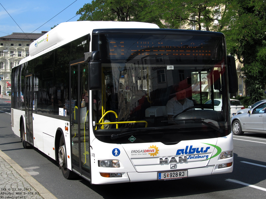 Salzburg, Mirabellplatz, Route 21, 23.08.2015
