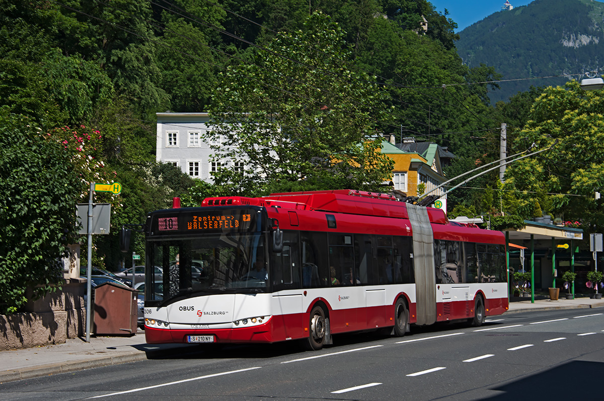 Salzburg Solaris Trollino 18 Wagen 306 als Linie 10, Äußerer Stein, 23.06.2016.