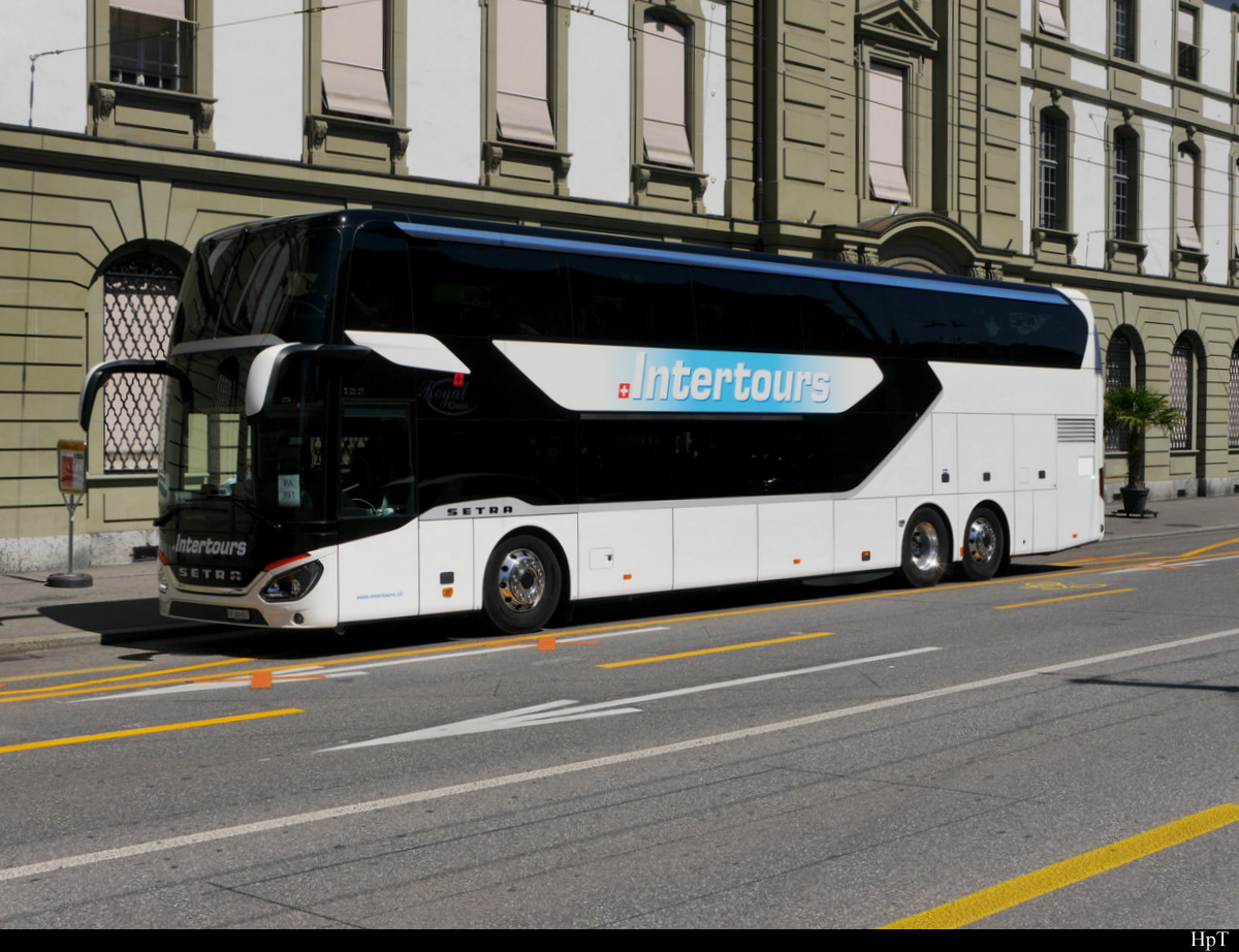 SBB Bahnersatz - Bern nach Freiburg mit dem Setra S 531 DT FR 300657 von Intertours unterwegs in Bern am 08.08.2020