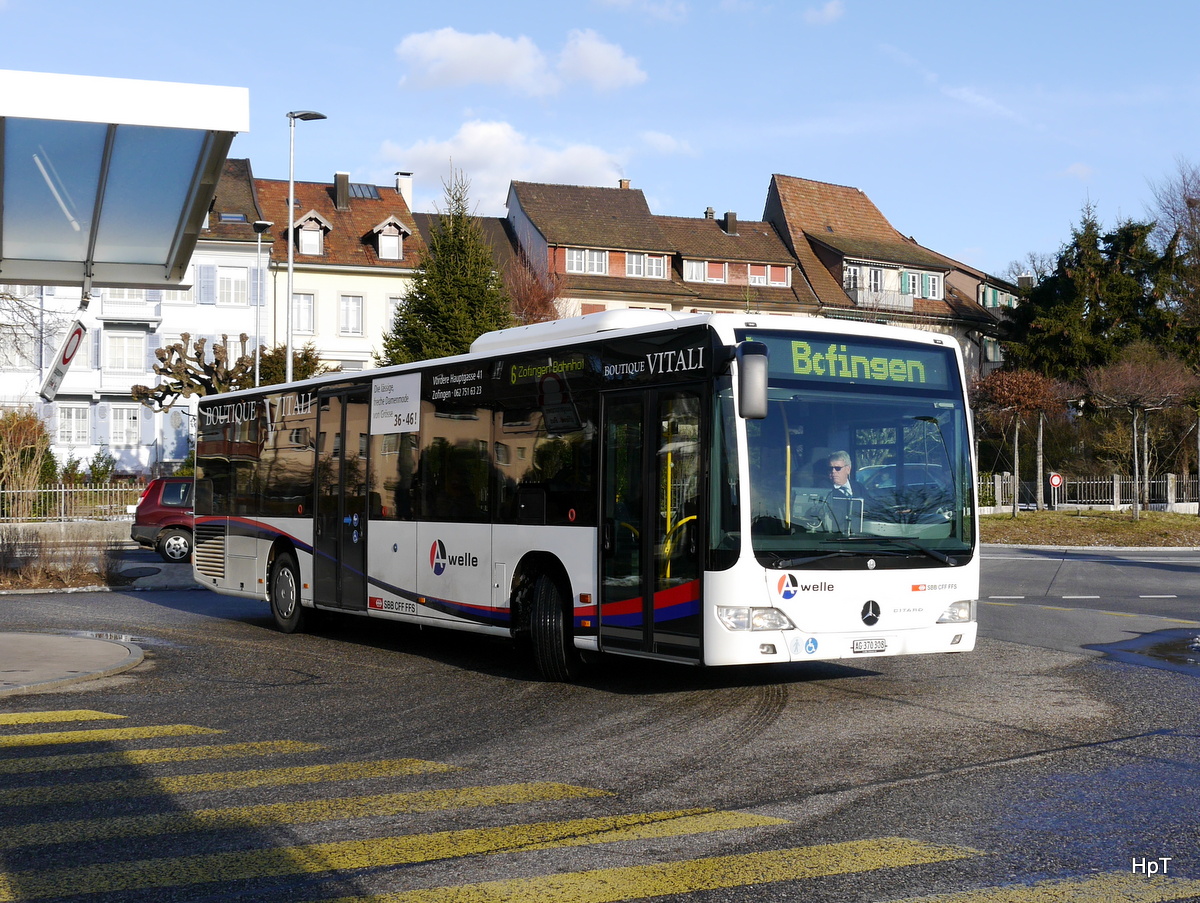 SBB - Mercedes Citaro AG 370308 unterwegs auf der Linie 6 bei der Bushaltestelle beim Bahnhof in Zofingen am 23.01.2016