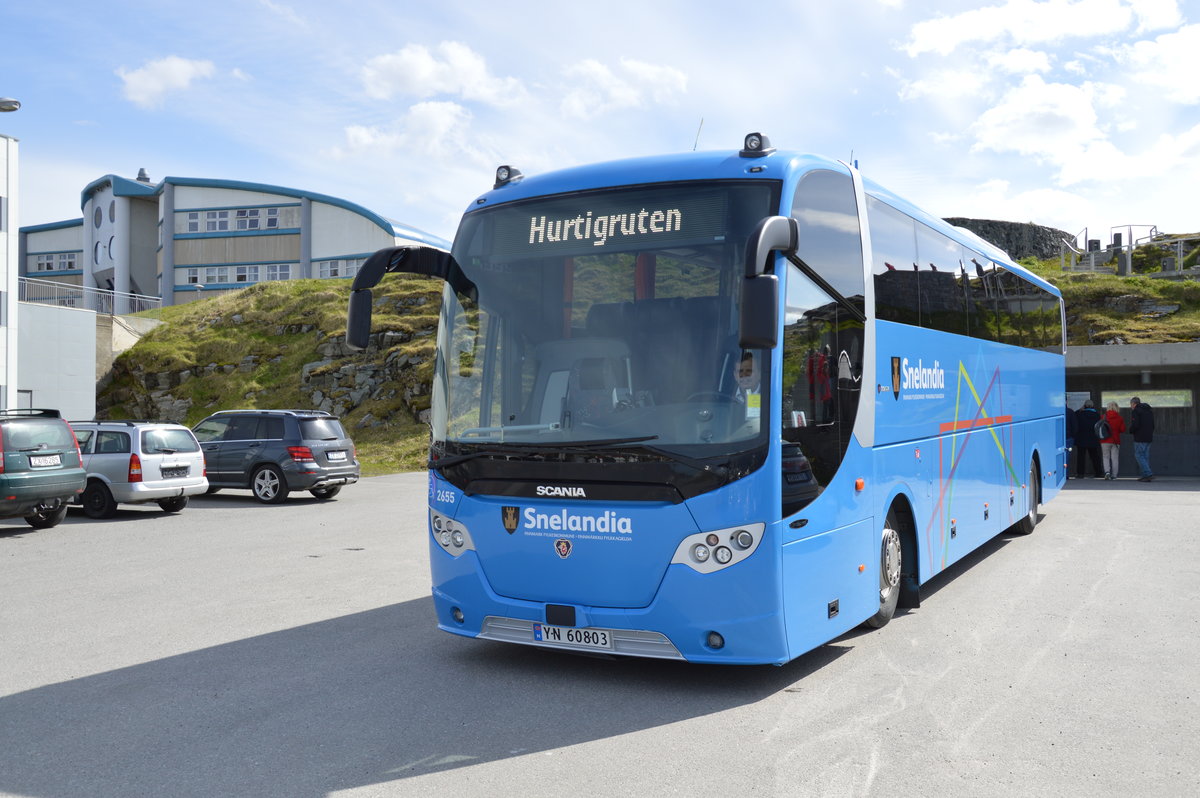 Scania-Bus in Hammerfest (Norwegen) am Meridian-Denkmal 14.06.18
