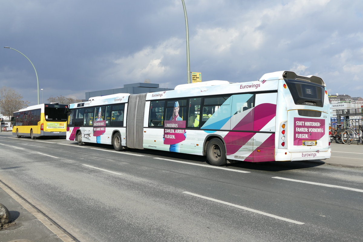 Scania Citywide / '4554' der BVG, hier auf der Beusselbrücke in Berlin im März 2018.