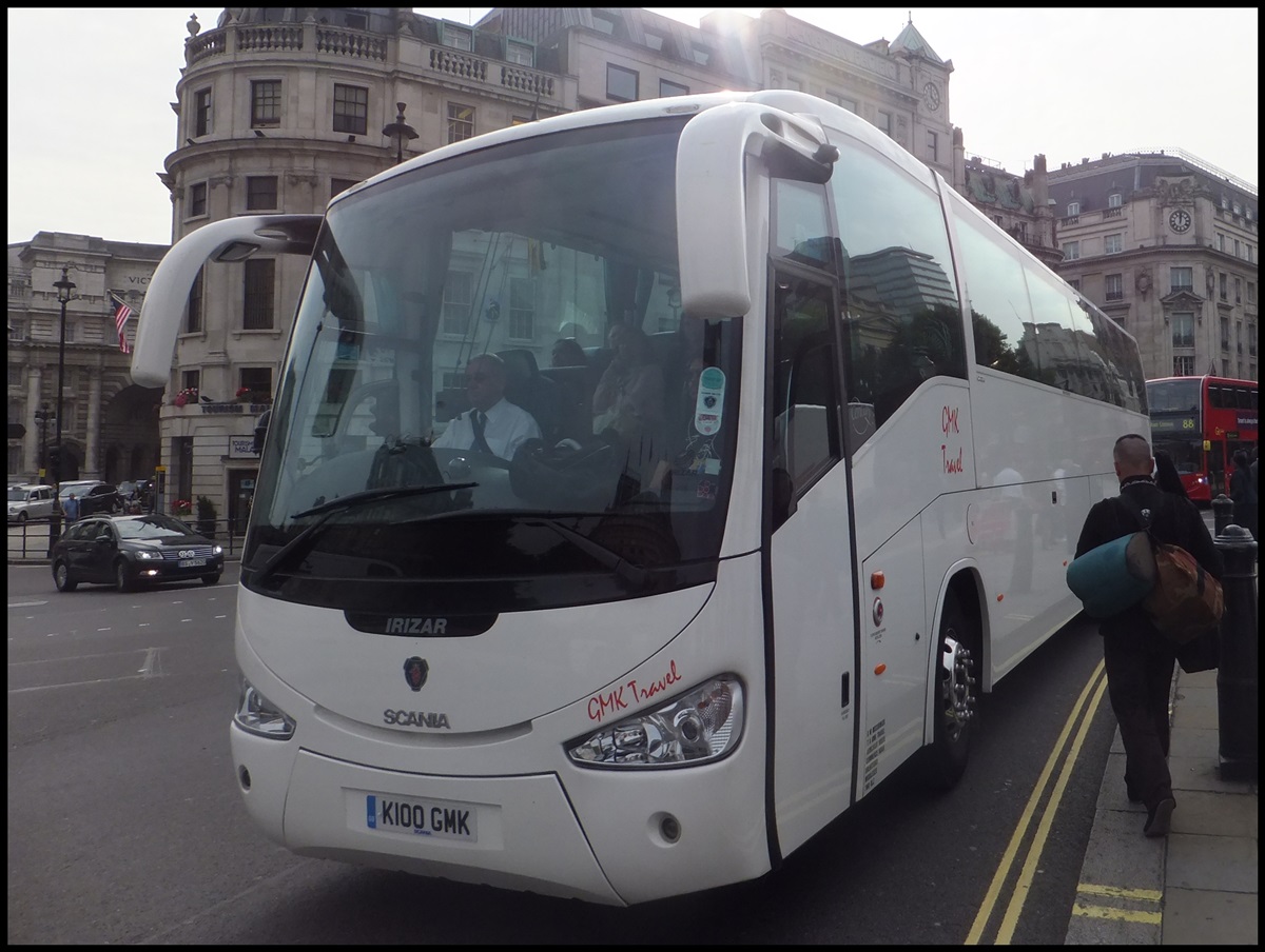 Scania Irizar von GMK Travel aus England in London am 25.09.2013