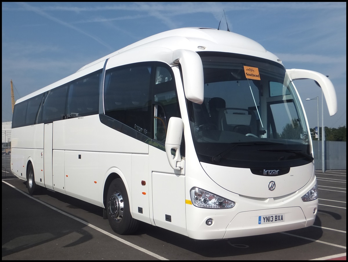 Scania Irizar von James Cooper & Son aus England in London am 24.09.2013