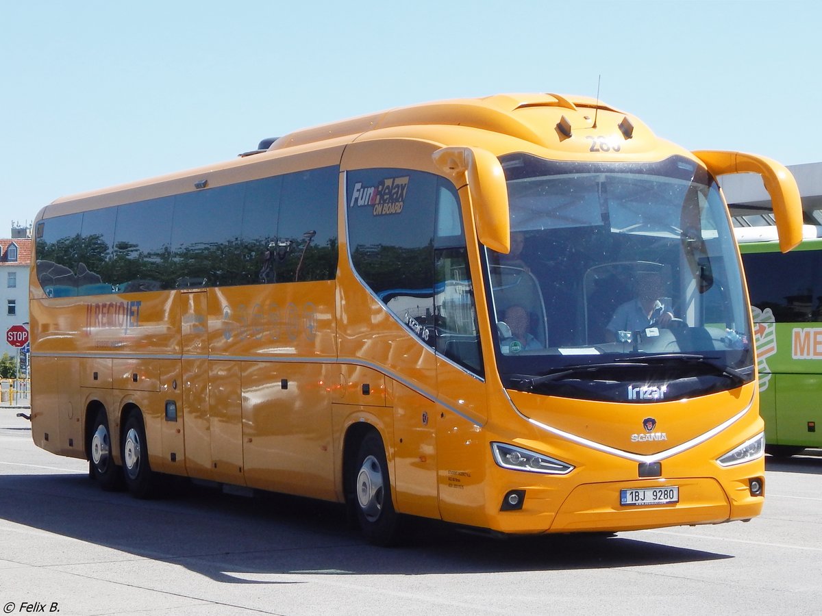 Scania Irizar von Student Agency aus Tschechien in Berlin am 11.06.2016