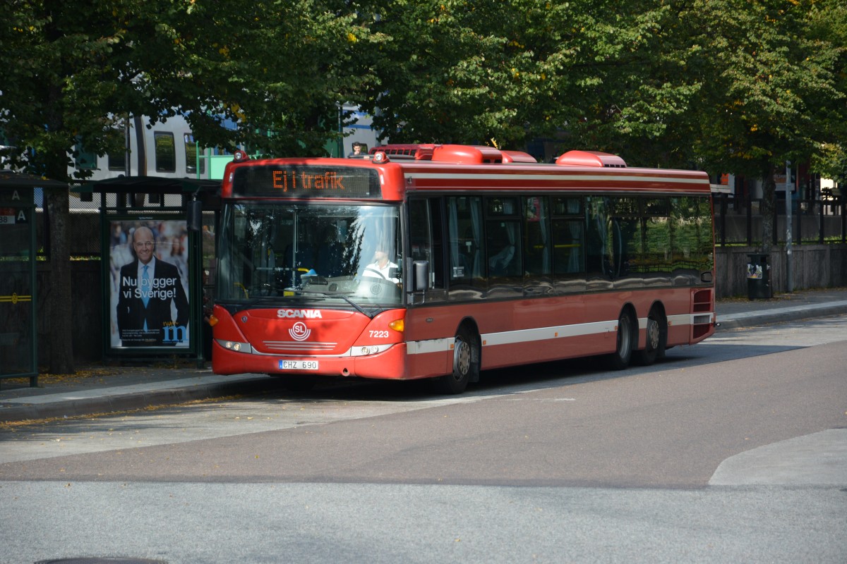 Scania OmniLink am Bahnhof Södertälje als Betriebsfahrt am 13.09.2014.