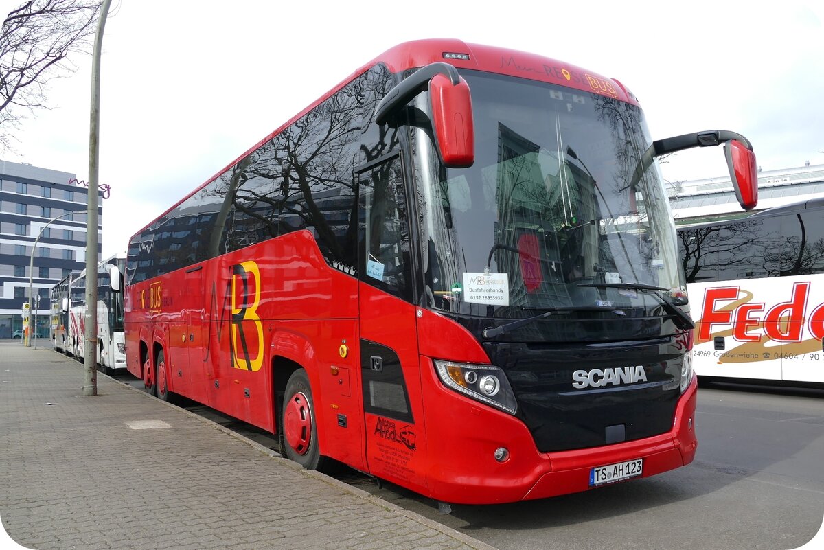 Scania Touring von 'Autobus Hödl' GmbH, Berlin im März 2023.