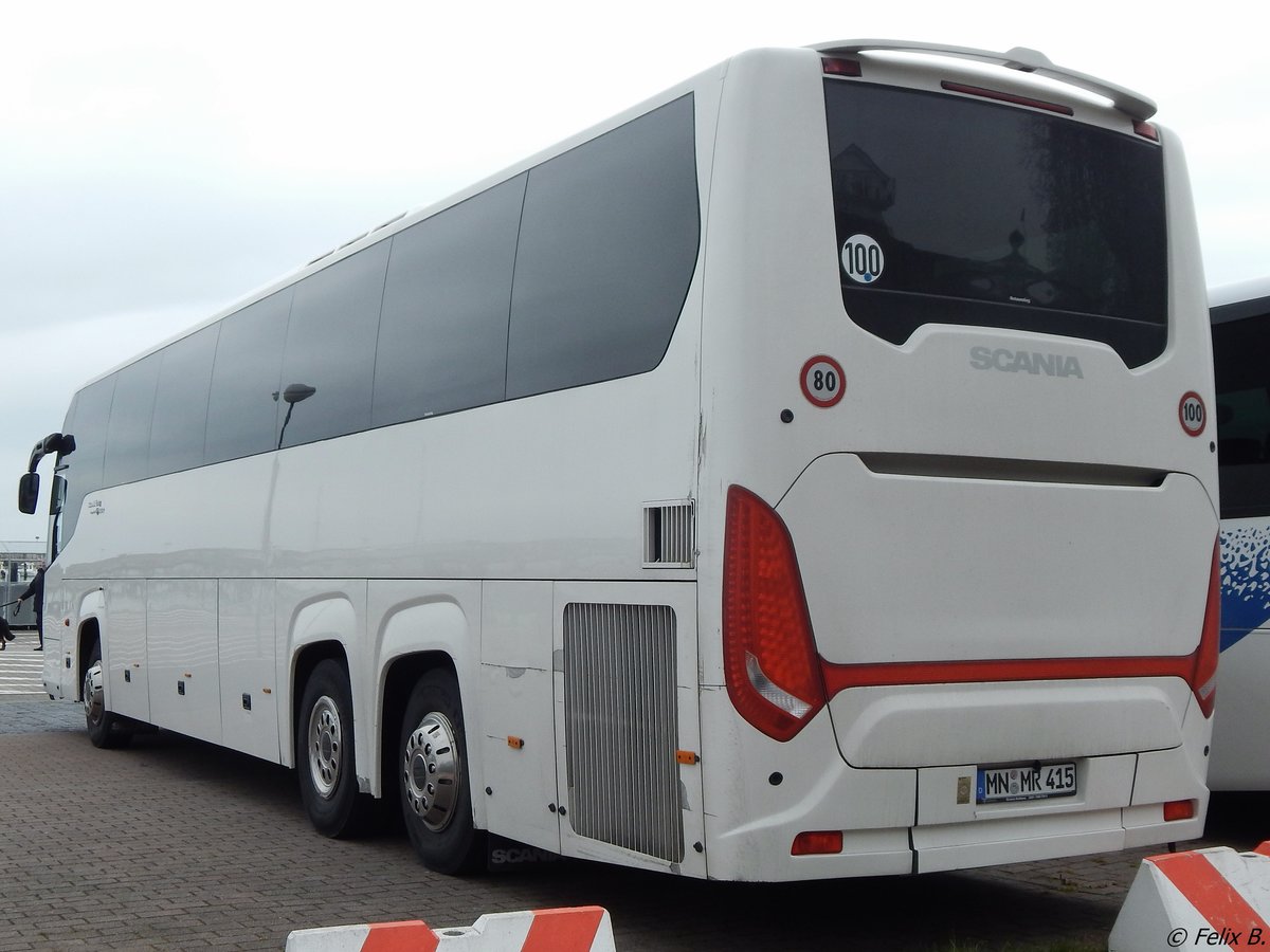 Scania Touring Vorführwagen im Stadthafen Sassnitz am 06.05.2017
