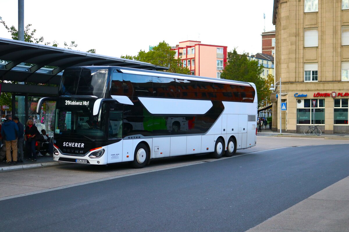 Scherer Setra 5000er Doppeldecker am 14.10.23 in Koblenz Hautpbahnhof