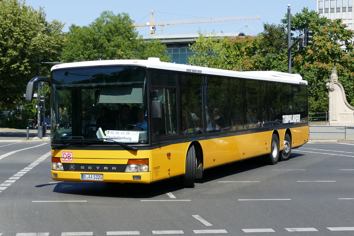 Schienenersatzverkehre (SEV) S3, S5, S7 und S9 der S -Bahn Berlin mit einem Setra S 319 NF, hier auf der Straße des 17. Juni, Berlin im Juli 2018.