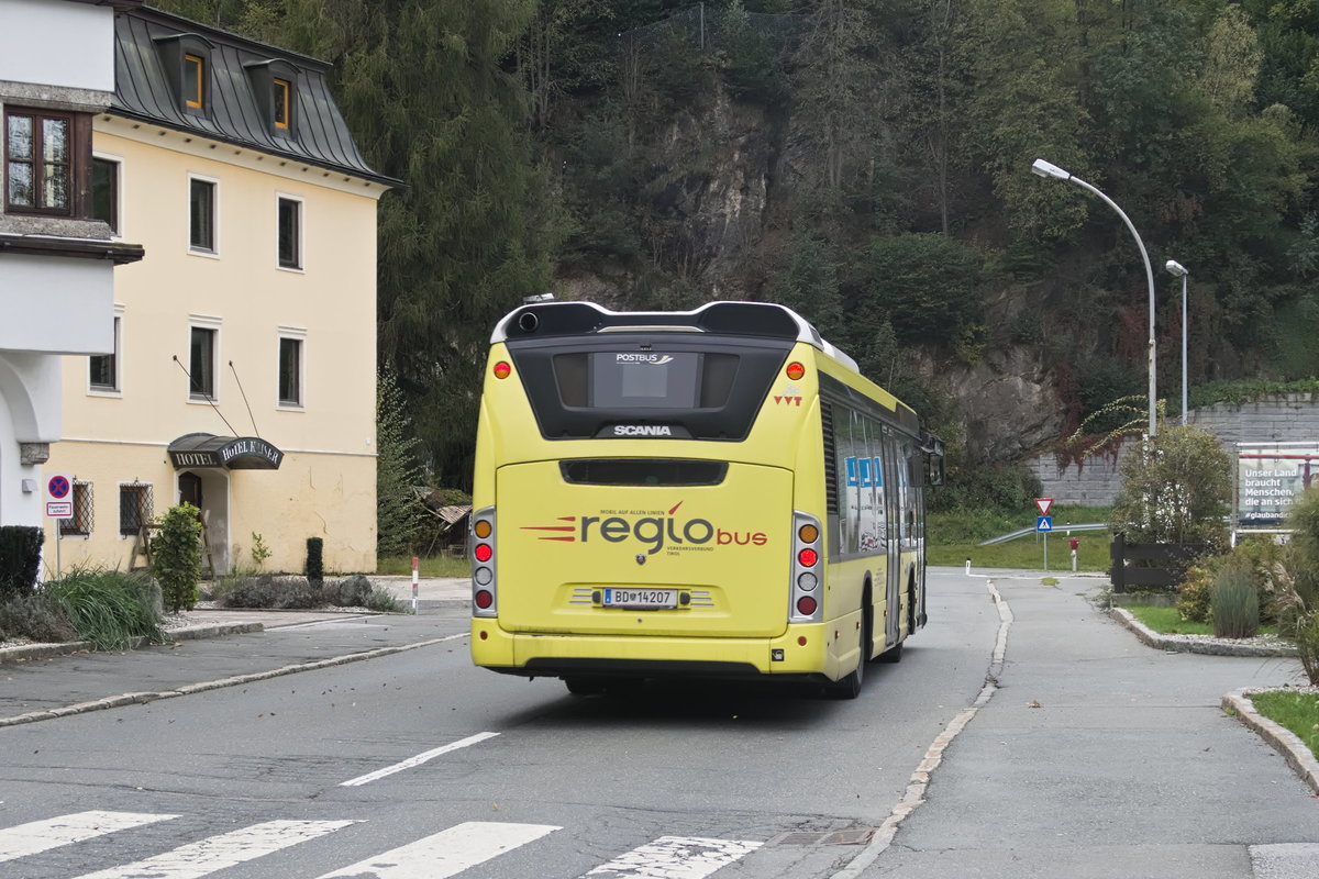 Selten beim Postbus anzutreffen sind die Scania Citywide, wie hier als Stadtbus Kitzbühel/Linie 4008 (BD-14207) in Kitzbühel, Bahnhofstraße. Aufgenommen 2.10.2020.