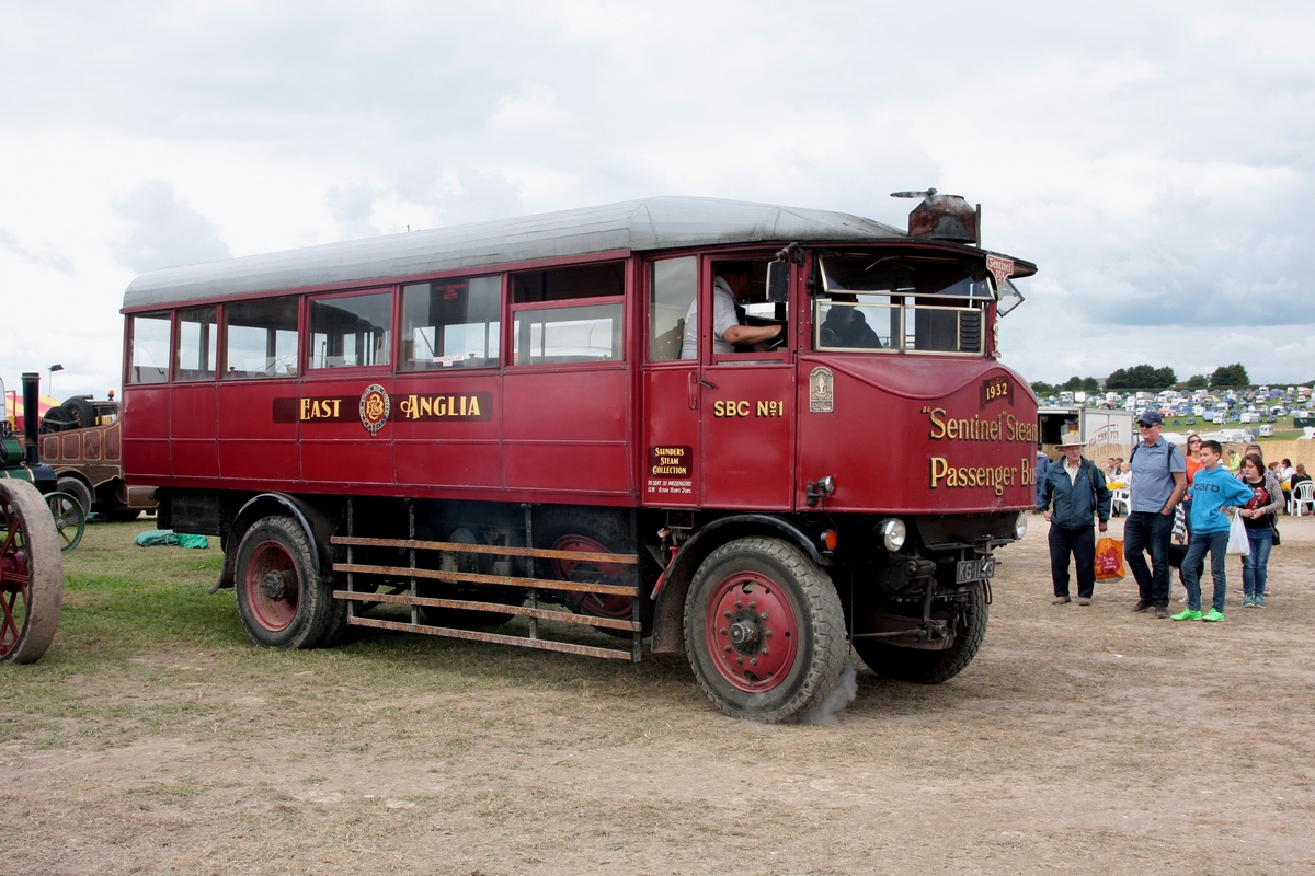 Sentinel 7-Ton Steam Bus, Replik eines Sentinel auf DG-Chassies Bj. 1932, zu sehen auf der Great Dorset Steam Fair (Südengland) am 05.09.2015