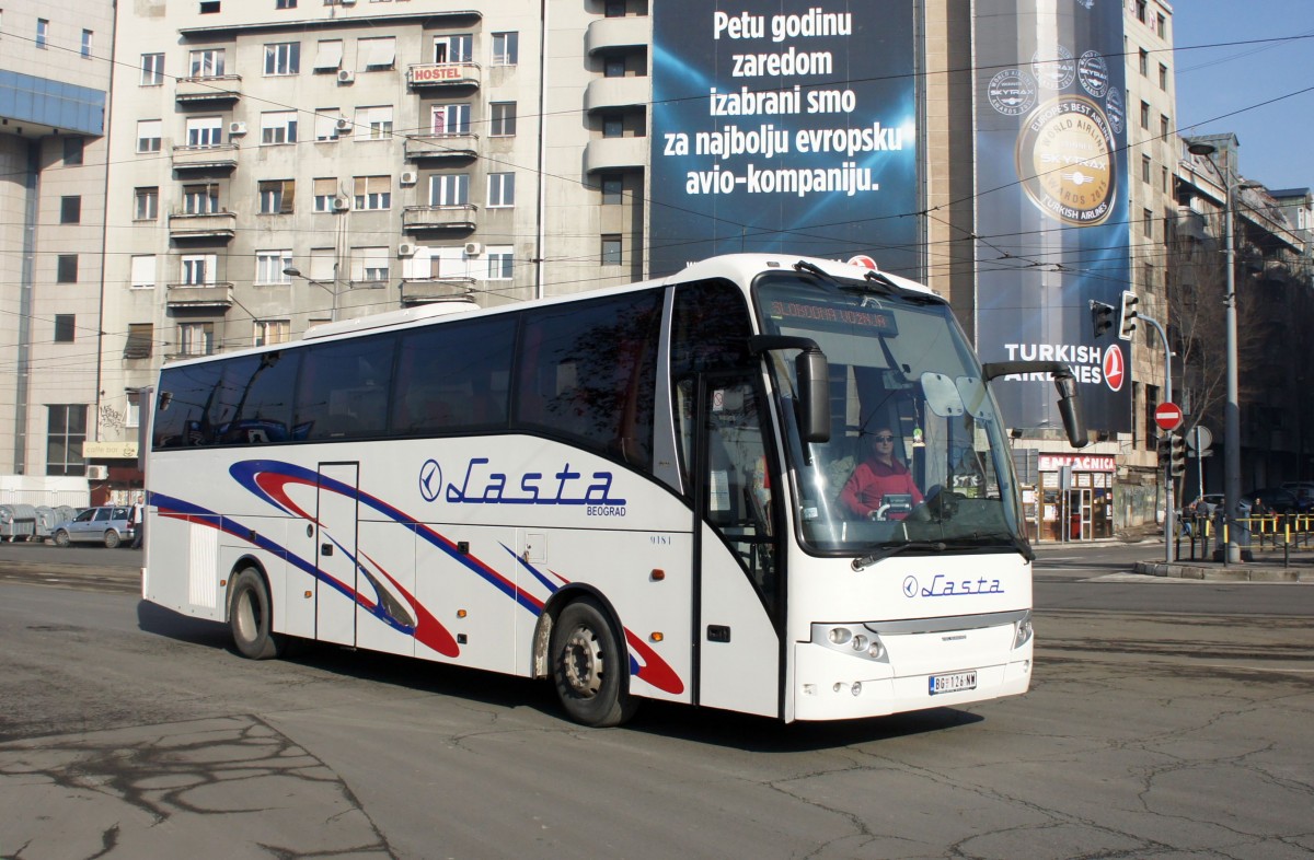 Serbien / Belgrad / Beograd: VDL Berkhof Axial von  Lasta Belgrad , aufgenommen im Januar 2016 am Hauptbahnhof von Belgrad.