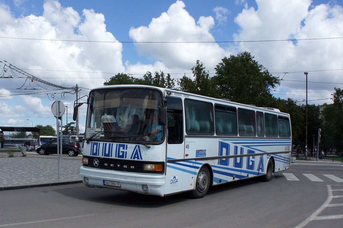 Serbien / Belgrad / Beograd: Setra S 215 H von  Duga d.o.o. Petlovača , aufgenommen im Juni 2018 in der Nähe der Haltestelle  Ekonomski fakultet  in Belgrad.