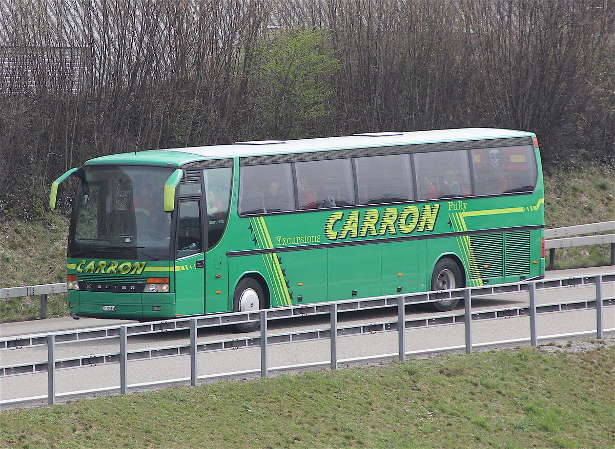 Setra 315 HD ex-Carron juste avant de passer à la carrosserie, Interbus, Berne. 

Plus de photos sur : https://www.facebook.com/AutocarsenSuisse/ 