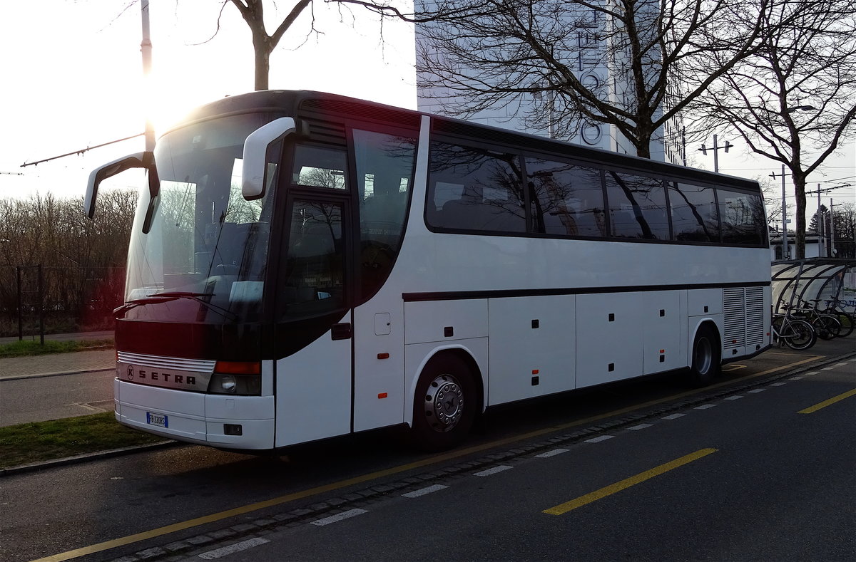 Setra 315 HD inconnu (Italie), Berne. 

Plus de photos sur : https://www.facebook.com/AutocarsenSuisse/ 