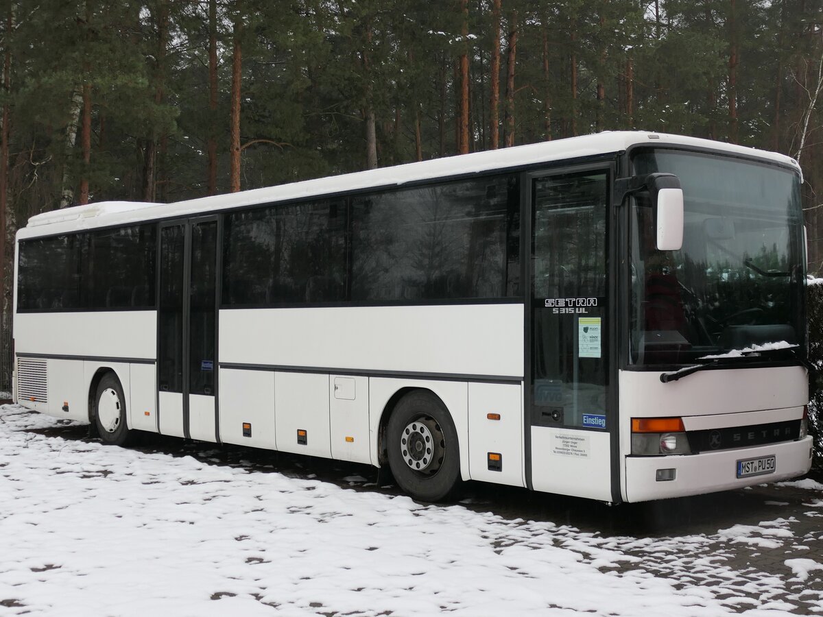 Setra 315 UL von Verkehrsunternehmen Unger aus Deutschland in Neustrelitz am 12.12.2021