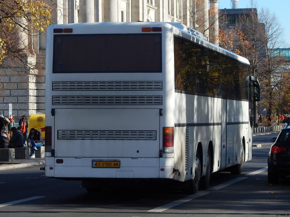 Setra 317 GT-HD aus der Ukraine in Berlin am 31.10.2018