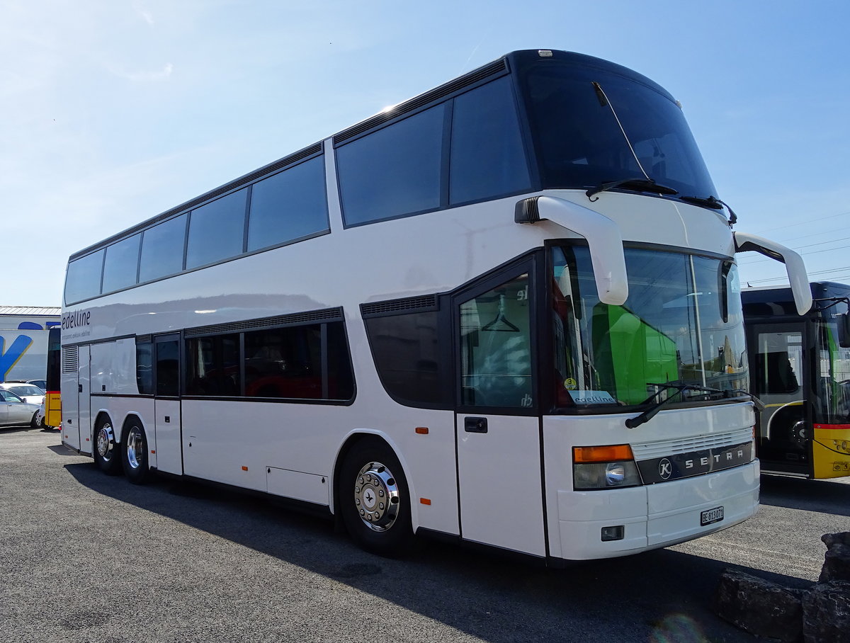 Setra 328 DT Edelline, Kerzers. 

Plus de photos sur : https://www.facebook.com/AutocarsenSuisse/ 