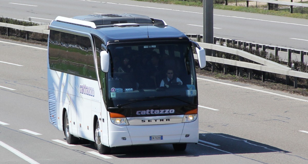 Setra 411 HD, Cattazzo, près de Berne printemps 2015