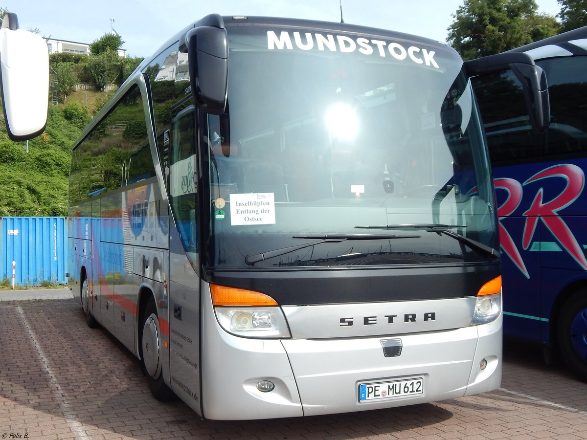 Setra 411 HD von Mundstock aus Deutschland im Stadthafen Sassnitz am 26.08.2017