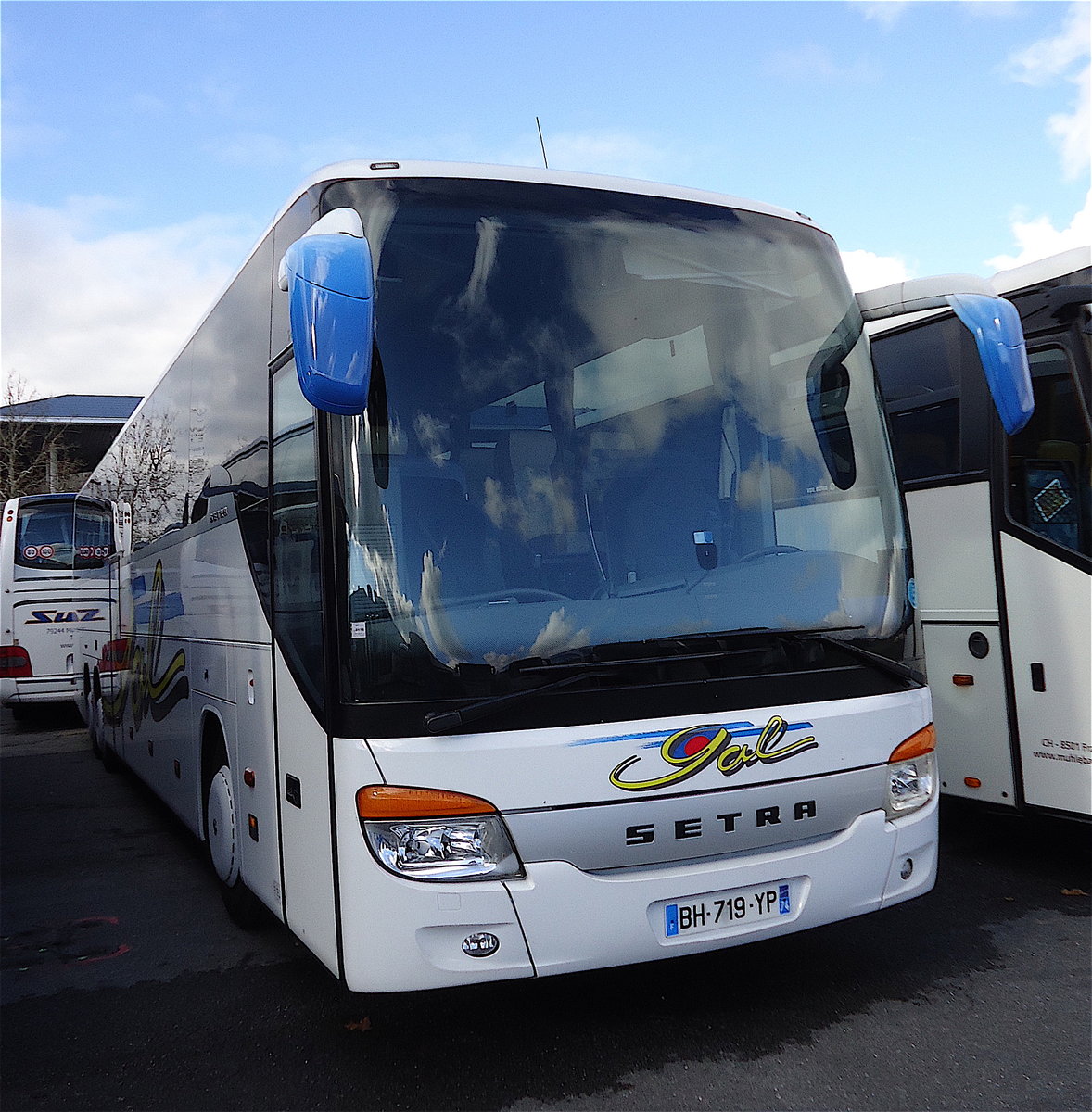 Setra 415 GT HD Gal, Berne.  

Plus de photos sur : https://www.facebook.com/AutocarsenSuisse/ 