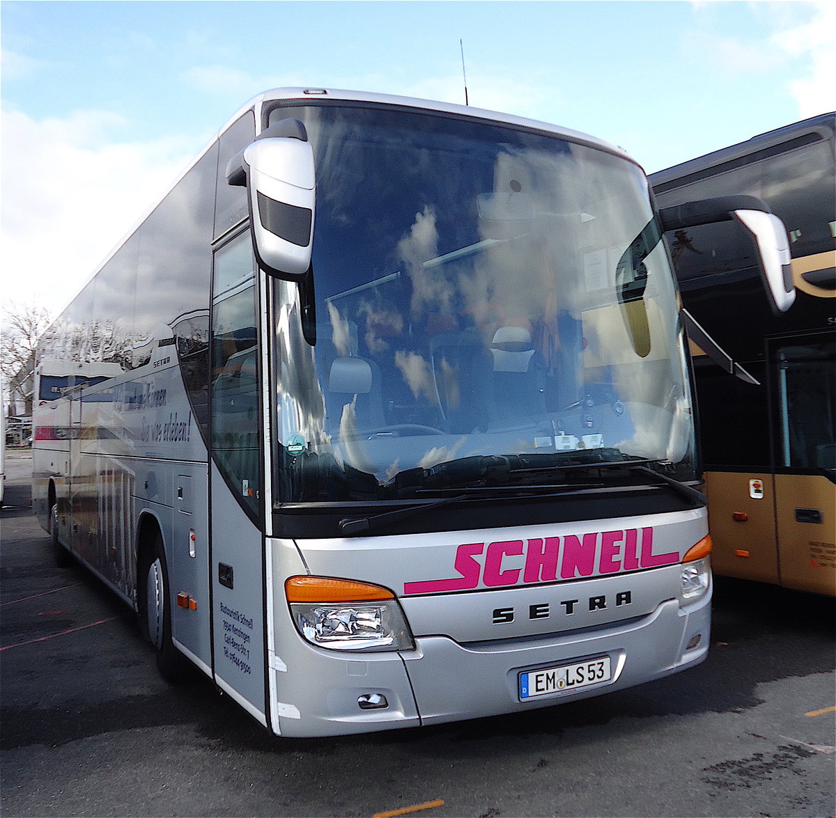 Setra 415 GT HD Schnell, Berne novembre 2015  

Plus de photos sur : https://www.facebook.com/AutocarsenSuisse/ 