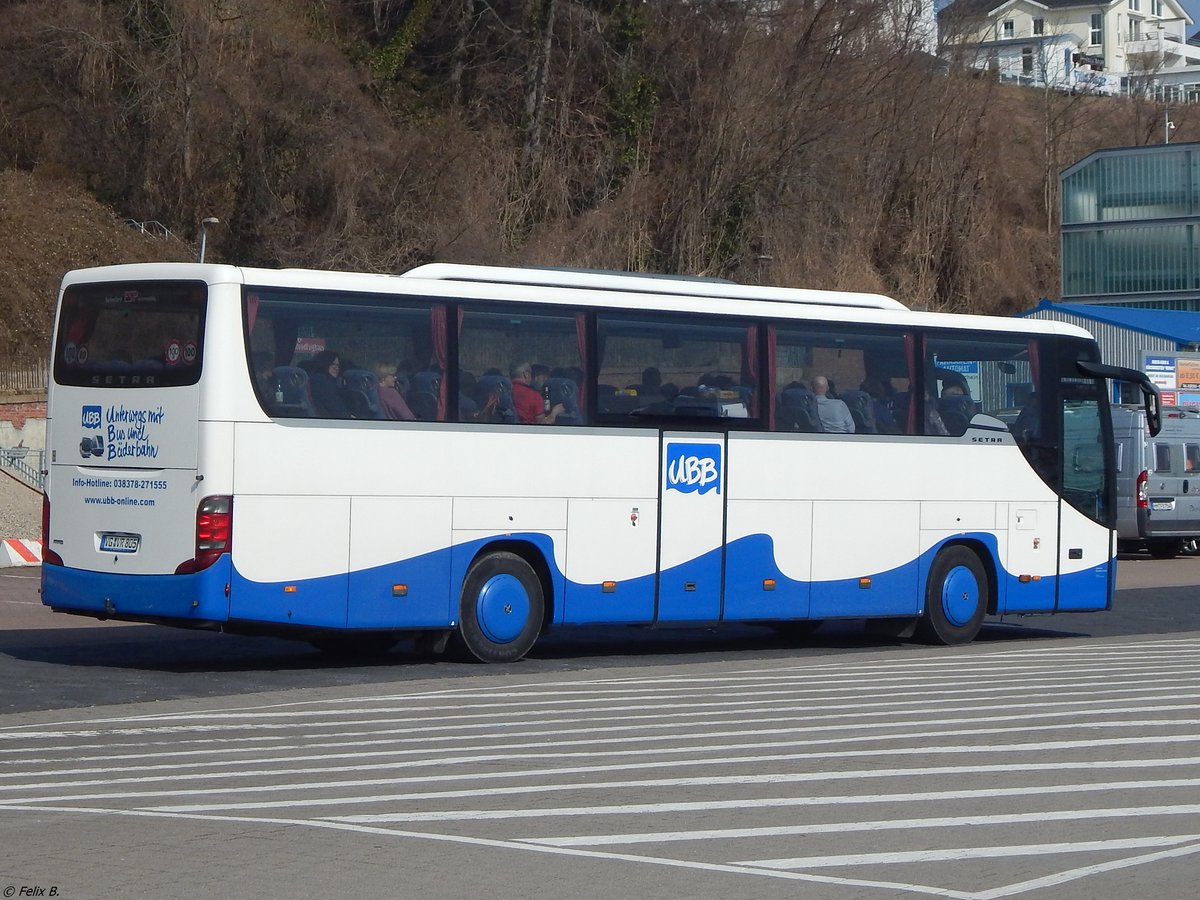 Setra 415 GT-HD von der Usedomer Bäderbahn im Stadthafen Sassnitz am 25.03.2018