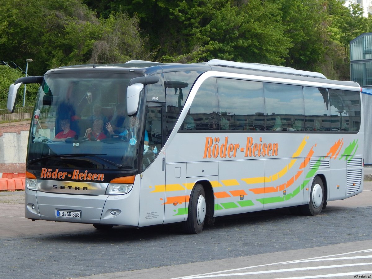 Setra 415 HD von Röder-Reisen aus Deutschland im Stadthafen Sassnitz am 14.05.2016