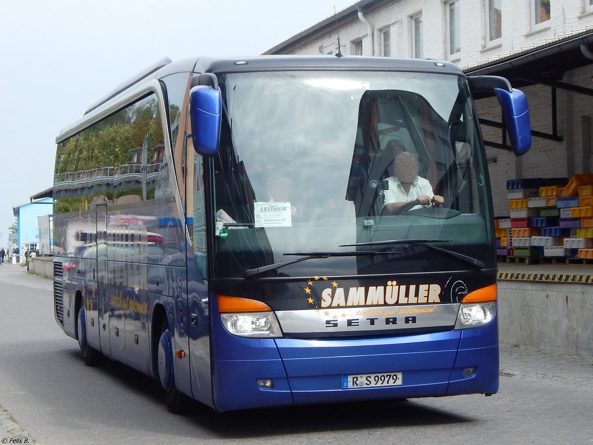 Setra 415 HD von Sammüller aus Deutschland im Stadthafen Sassnitz am 25.05.2015