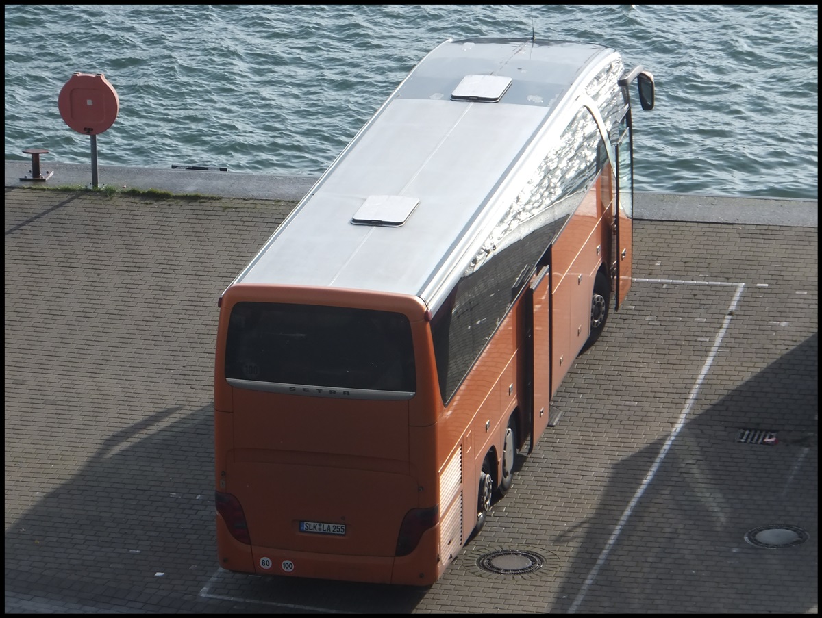 Setra 415 HDH von Elb-Saale Tourist aus Deutschland im Stadthafen Sassnitz am 20.10.2013