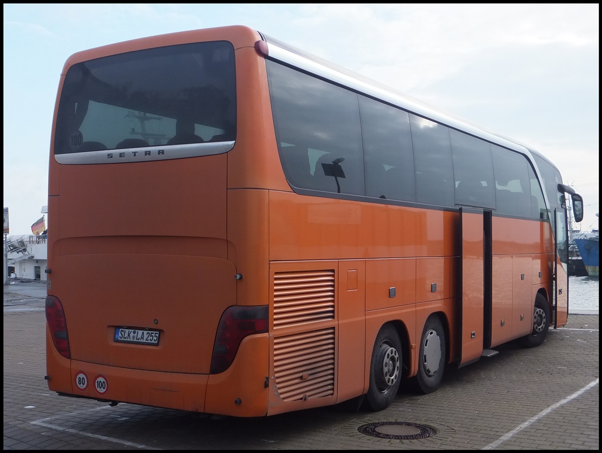 Setra 415 HDH von Elb-Saale Tourist aus Deutschland im Stadthafen Sassnitz am 20.10.2013