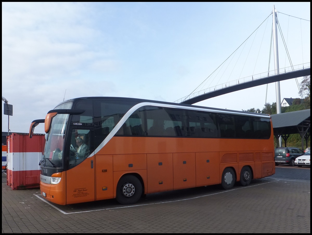 Setra 415 HDH von Elb-Saale Tourist aus Deutschland im Stadthafen Sassnitz am 20.10.2013