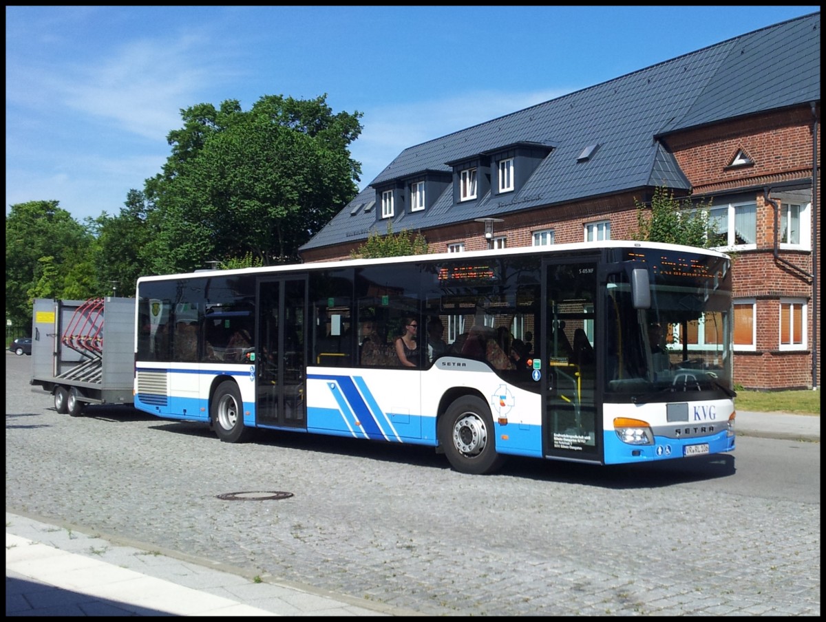 Setra 415 NF mit Hänger der Kraftverkehrsgesellschaft mbH Ribnitz-Damgarten in Ribnitz-Damgarten am 22.07.2013