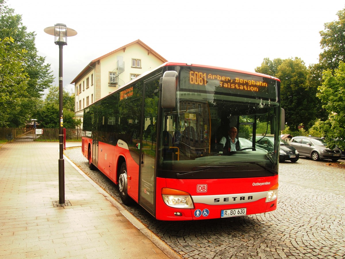 Setra 415 NF von Ostbayernbus in Bahnhof Bayerisch Eisenstein am 27.07.2015
